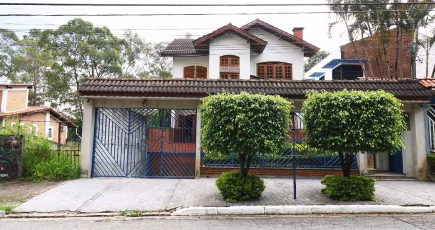 Sobrado no Barro Branco 3 suítes 9 vagas 400m²