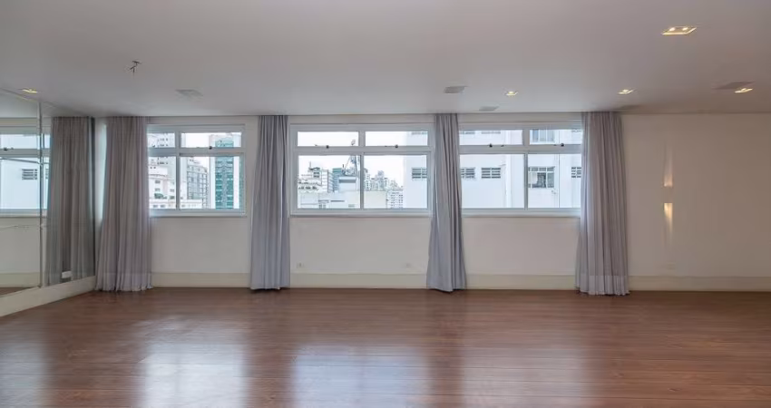 Apartamento em Cerqueira César com 180m²