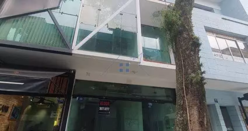 Loja comercial triplex no centro comercial de alphaville 96m²