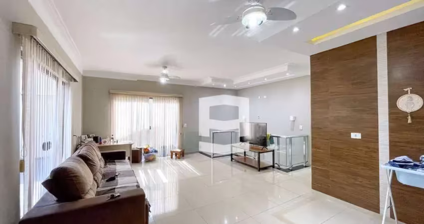 Casa com 2 dormitórios à venda, 300 m² por R$ 529.000,00 - Vila Operária Stabile - Apucarana/PR