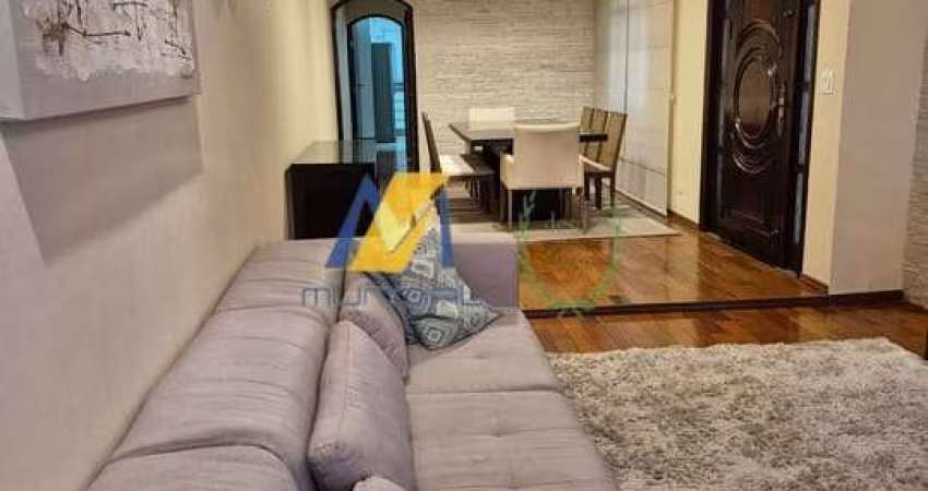 Sobrado à Venda com 300m², 3 dormitórios, 1 suíte, 2 salas e 7 vagas!!!