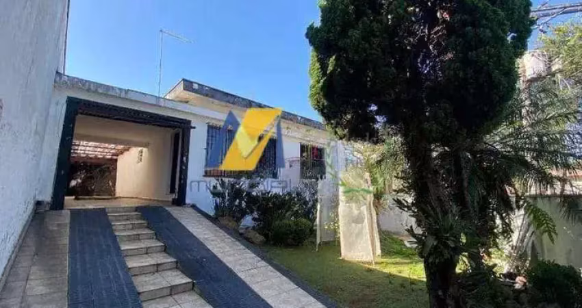 Casa à Venda com 228m², 2 dormitórios, 1 suíte, 1 sala e 4 vagas!!!