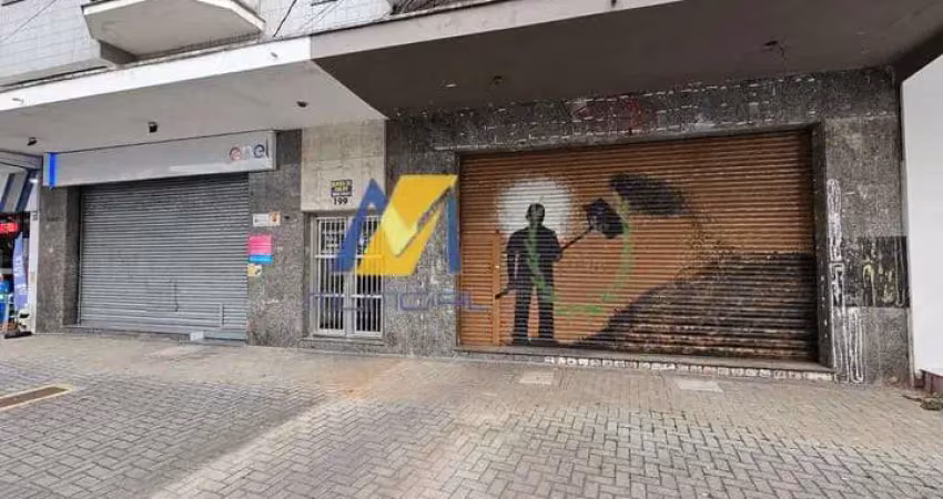 Está disponível para locação um salão comercial de 144m², com 10 metros de frente, localizado no coração de ribeirão pires, ao lado da estação de trem, oferecendo uma excelente visibilidade e acessibi