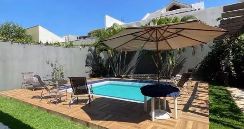 Casa com 3 quartos à venda na Rua Pioneiro Amador Rodrigues Truite, 620, Jardim Cidade Monções, Maringá
