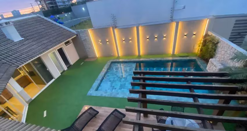 Casa em condomínio fechado com 5 quartos à venda na Avenida Gastão Vidigal 2431, 13, Zona 08, Maringá