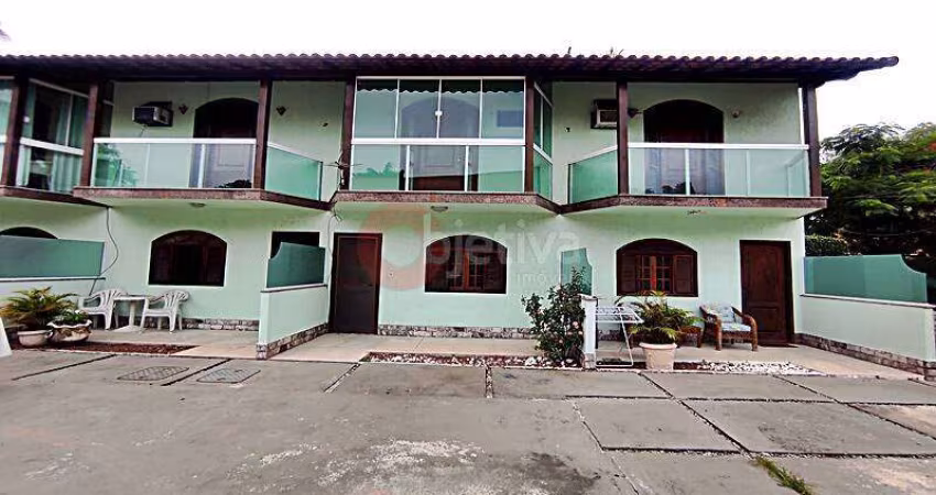 Casa em condomínio a venda de 2 quartos nas Palmeiras em Cabo Frio