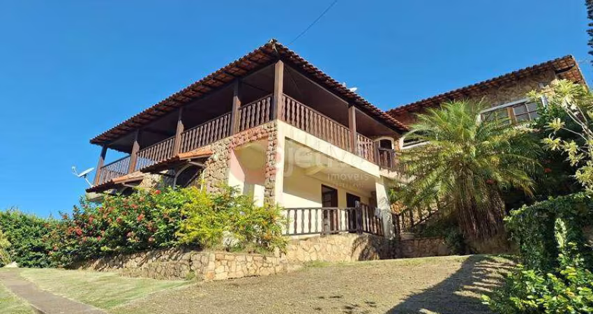 Belíssima casa de 7 quartos a venda no Bosque do Peró em Cabo Frio.