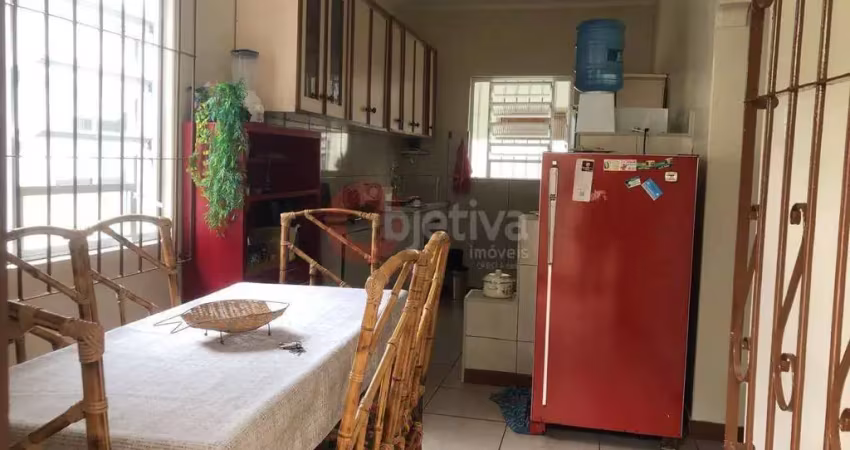Casa independente térrea, 2 quartos, centro - cabo frio