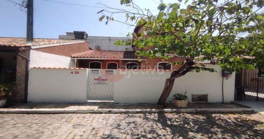 Casa a venda no Village do Sol I com 4 quartos - Palmeiras - Cabo Frio