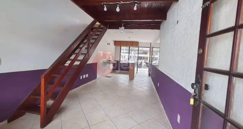 Loja duplex à venda, 66 m², Shopping do Peró - Cabo Frio