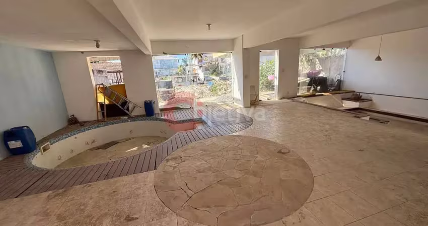 Casa independente, 4 quartos, deck navegável, ogiva - cabo frio