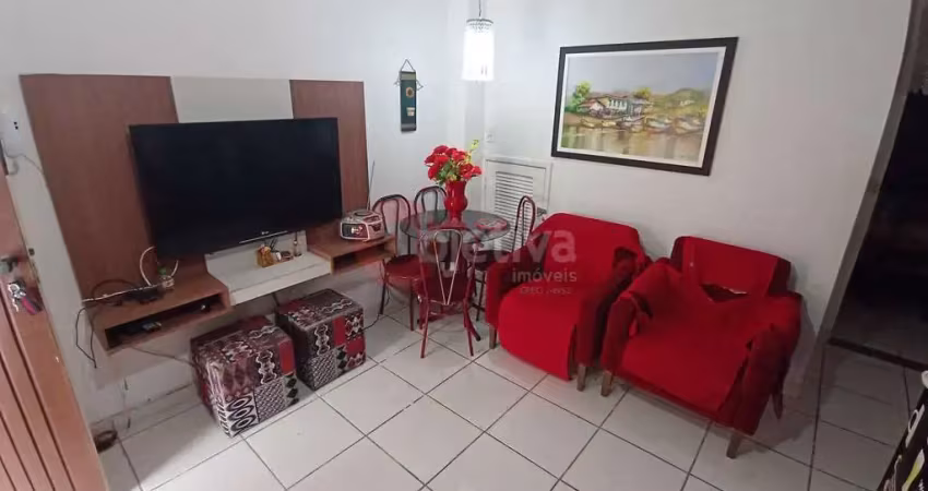 Casa em condomínio, 4 quartos, próximo a praia,  peró - cabo frio