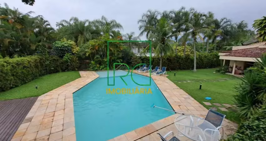 Casa de condomínio à venda, no Condomínio Arouca,  em Rio de Janeiro, Barra da Tijuca, com 5 quartos, 1350m²