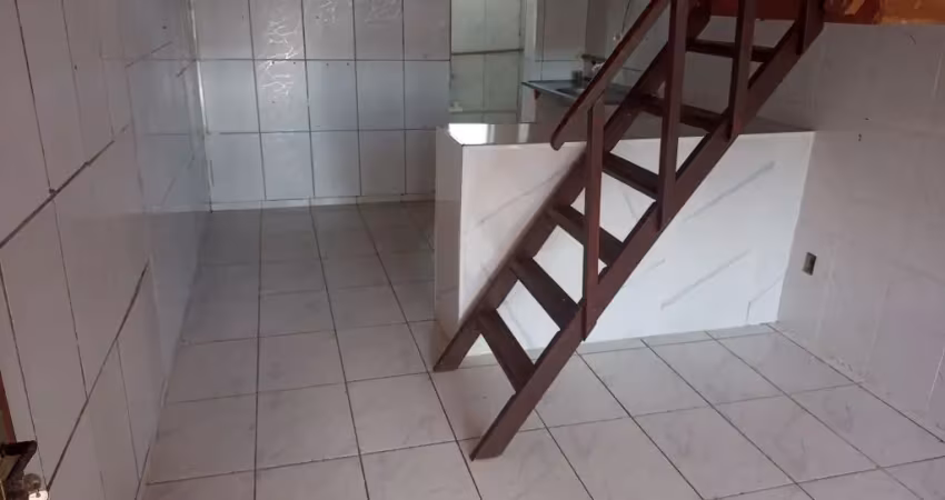 **apartamento térreo 2 dormitórios com mezanino – ocian, praia grande**