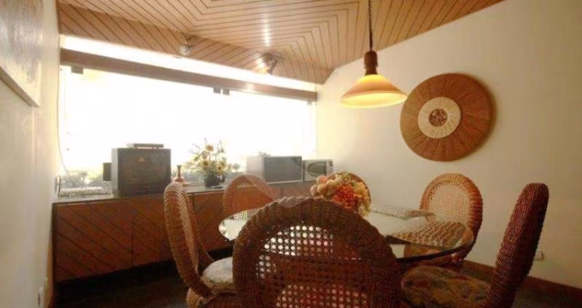 Casa para alugar na Avenida São Valério, 368, Jardim Guedala, São Paulo