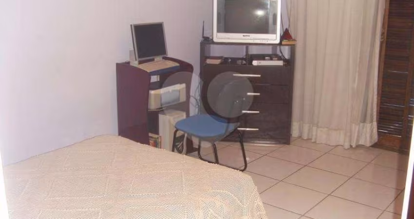 Casa com 3 quartos à venda na Rua São Cleto, 153, Vila Irmãos Arnoni, São Paulo