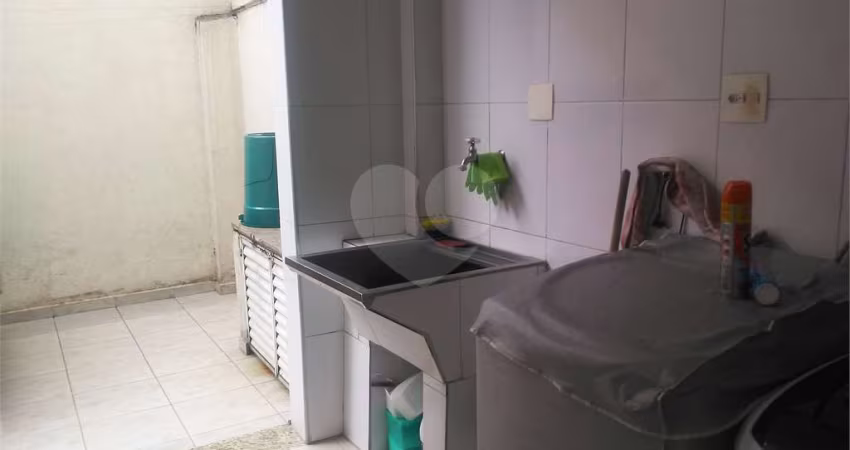 Casa com 3 quartos à venda na Travessa Roberto Santa Rosa, 61, Vila Cruz das Almas, São Paulo