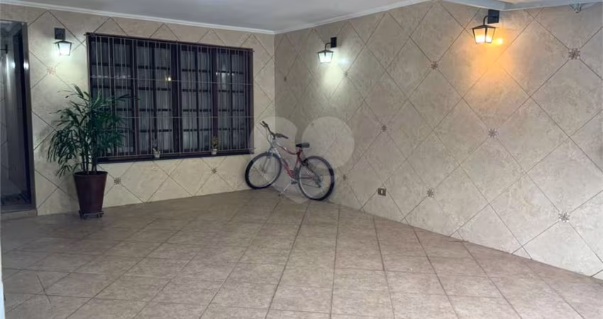 Casa com 3 quartos à venda na Rua das Leguminosas, 42, Parque das Árvores, São Paulo