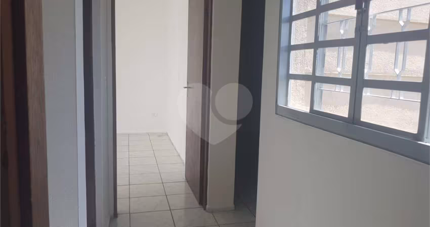 Casa com 3 quartos à venda na Rua Gil Vicente, 48, Vila Dionisia, São Paulo