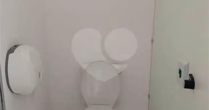 Sala comercial para alugar na Rua Enxovia, 472, Vila São Francisco (Zona Sul), São Paulo