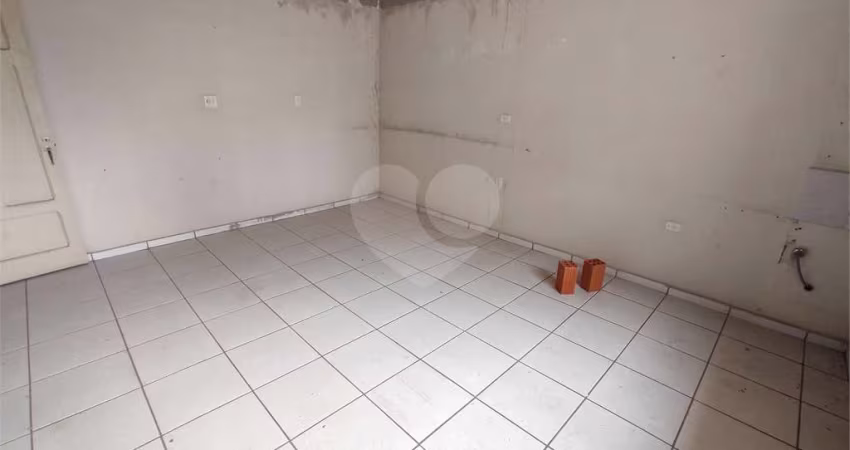 Casa com 3 quartos à venda na Rua Florinéia, 34, Água Fria, São Paulo