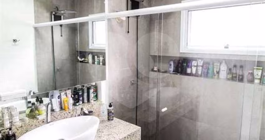 Casa em condomínio fechado com 3 quartos à venda na Avenida dos Carvalhos, 21, Terras do Madeira, Carapicuíba