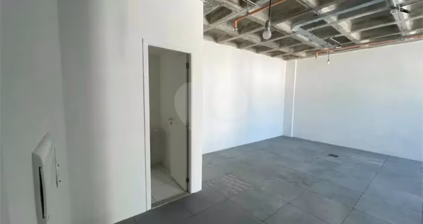 Sala comercial à venda na Avenida Pedroso de Morais, 457, Pinheiros, São Paulo