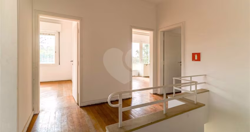 Casa com 4 quartos para alugar na Rua Itápolis, 703, Pacaembu, São Paulo