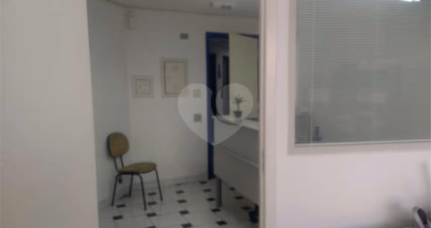 Sala comercial para alugar na Rua Clemente Álvares, 119, Lapa, São Paulo