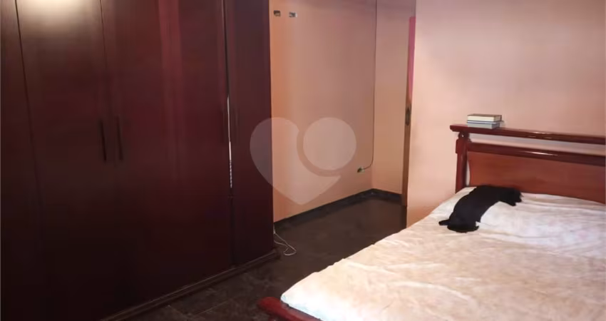 Casa com 3 quartos à venda na Avenida Elias Antônio Lopes, 22, Parque Taipas, São Paulo