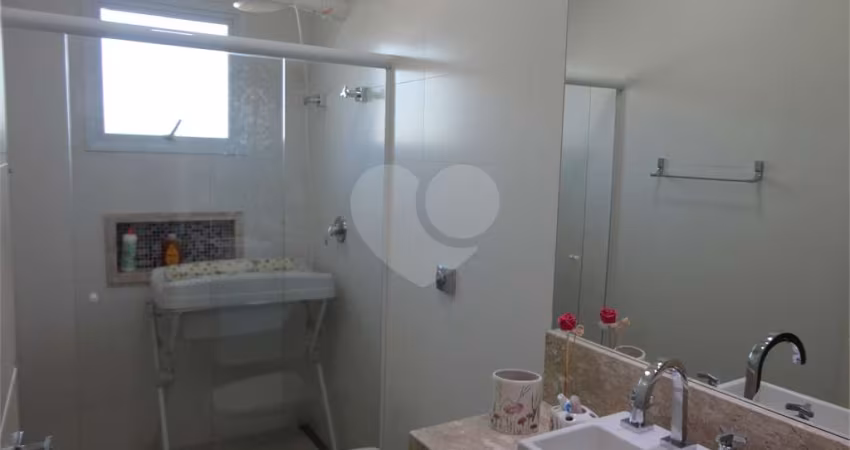 Casa em condomínio fechado com 3 quartos à venda na Rua Vereador Walter Obmer Woelzke, 609, Jardim das Palmeiras, Valinhos