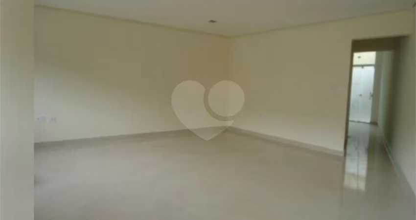 Casa com 3 quartos à venda na Avenida Vicente José de Carvalho, 69, Vila Pedra Branca, São Paulo