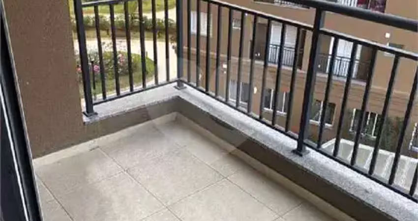 Apartamento com 2 quartos para alugar na Avenida Sebastião Davino dos Reis, 1015, Jardim Tupanci, Barueri