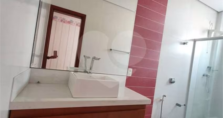 Casa com 3 quartos à venda na Rua Duque de Caxias, 118, Campo Grande, Santos