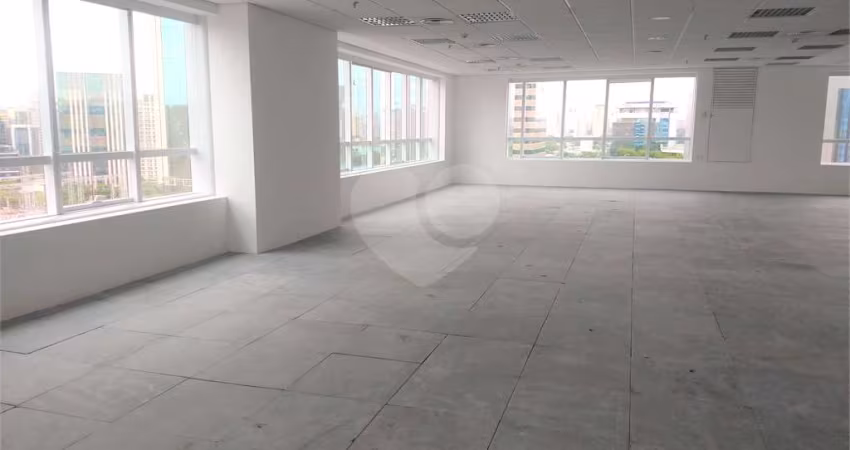 Sala comercial para alugar na Rua Surubim, 577, Cidade Monções, São Paulo