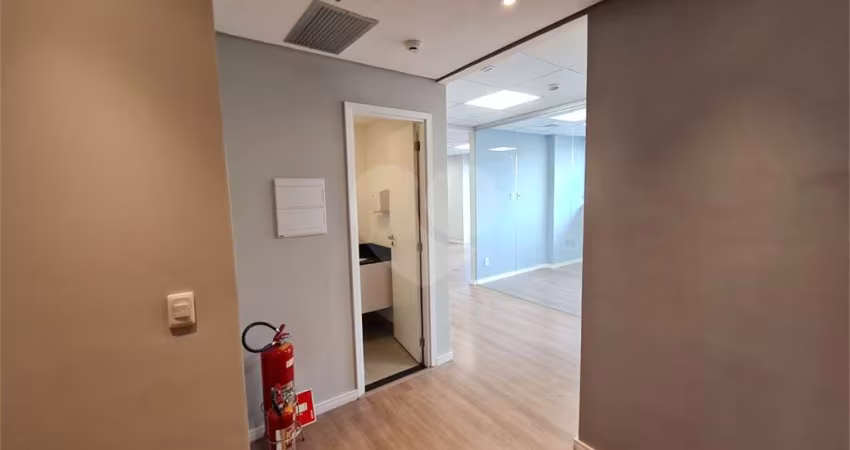 Sala comercial para alugar na Avenida Marquês de São Vicente, 2353, Várzea da Barra Funda, São Paulo