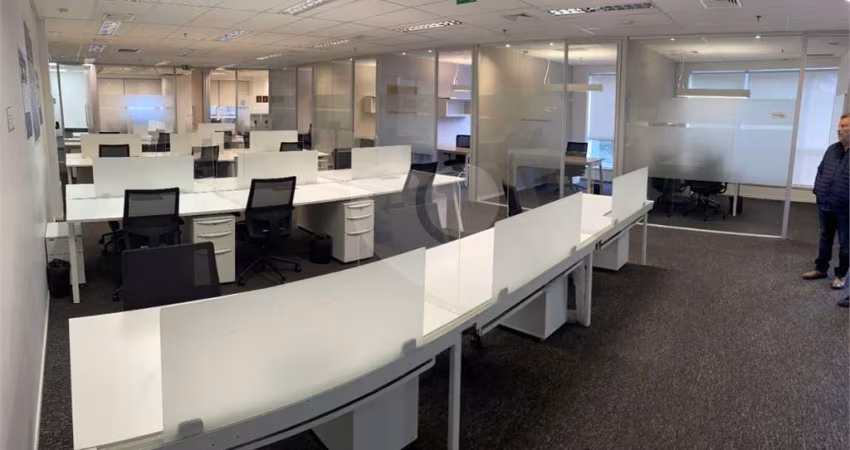 Sala comercial para alugar na Rua Catequese, 227, Butantã, São Paulo