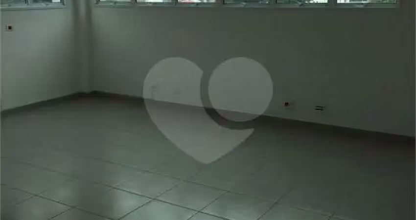 Prédio à venda na Praça Dácio Pires Correia, 44, Cidade Vargas, São Paulo