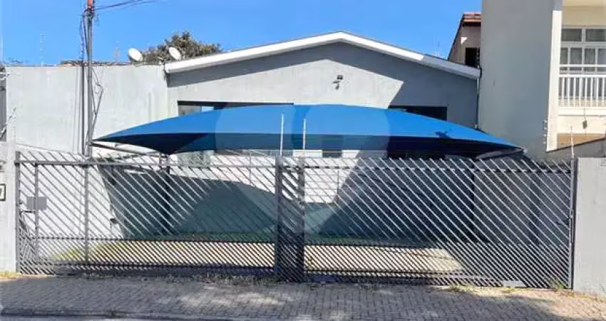 Casa com 3 quartos à venda na Rua Benedito Ferreira Telles, 401, Jardim Simus, Sorocaba