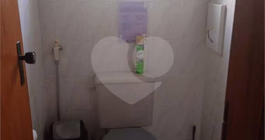 Casa com 2 quartos para alugar na Rua João Anes, 157, Alto da Lapa, São Paulo