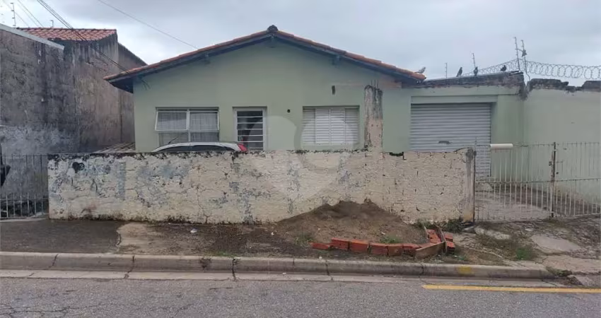 Casa com 2 quartos à venda na Alameda das Catleas, 735, Jardim Simus, Sorocaba