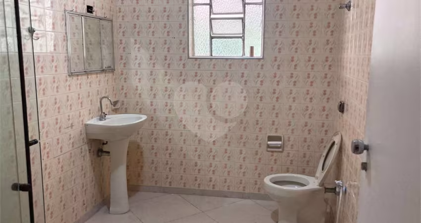 Casa com 2 quartos para alugar na Rua Pompeu Sobrinho, 122, Chácara Inglesa, São Paulo