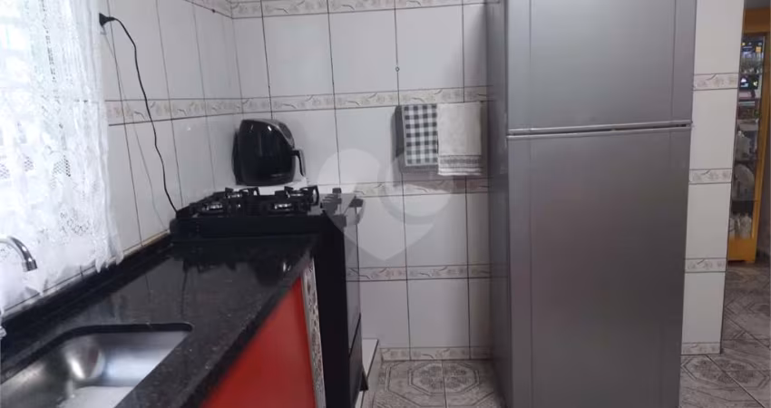 Casa com 2 quartos à venda na Rua Valdomiro Gonzaga Silva, 74, Jardim das Oliveiras, São Paulo