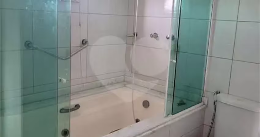 Casa com 3 quartos à venda na Rua Banabuiú, 186, Vila Comercial, São Paulo