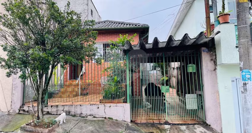Casa com 3 quartos à venda na Rua Brás de Faria, 220, São Salvador, São Paulo