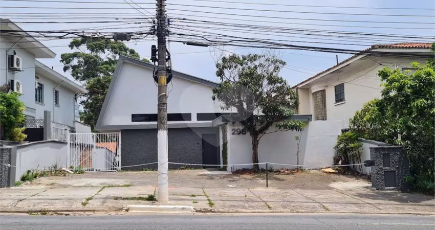 Casa com 1 quarto para alugar na Rua Almirante Pereira Guimarães, 298, Pacaembu, São Paulo