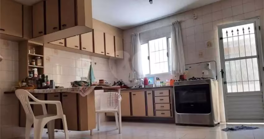 Casa com 3 quartos à venda na Rua Manuel Correia, 35, Vila Palmeiras, São Paulo