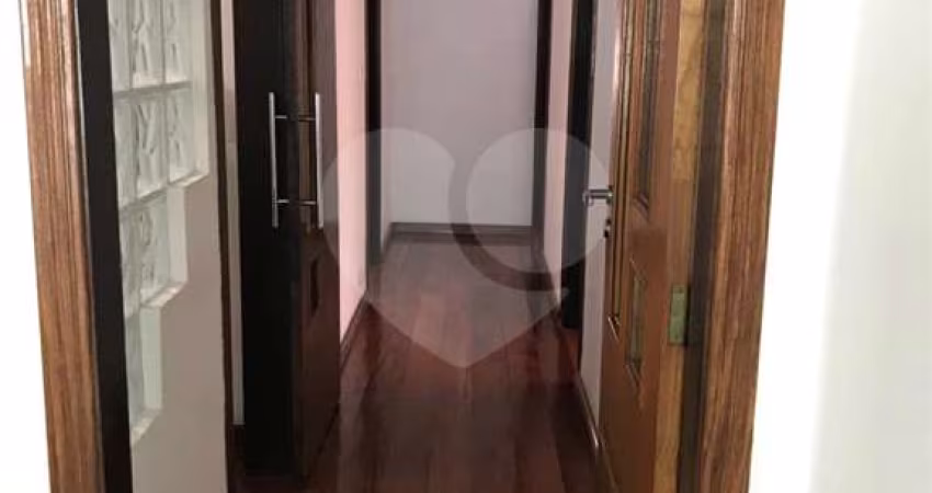 Casa à venda na Rua Lalau Rabelo, 295, Vila Milton, Guarulhos