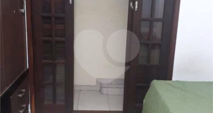 Casa com 2 quartos à venda na Rua Porfírio do Nascimento, 44, Vila Romano, São Paulo