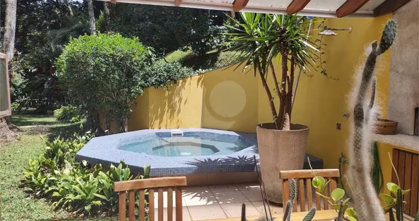 Casa com 3 quartos à venda na Alameda Clio, 1, Condomínio Iolanda, Taboão da Serra